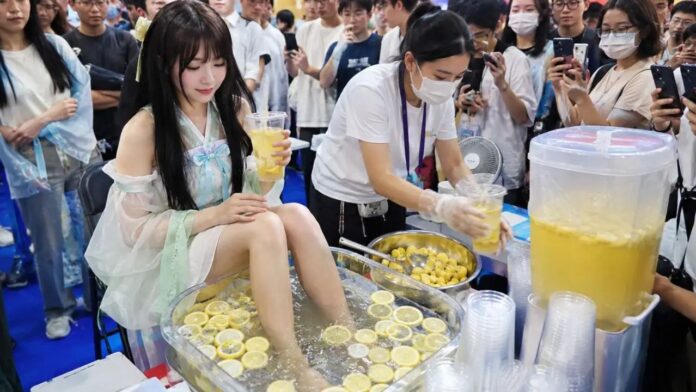 Feet Juice, Feet Juice,