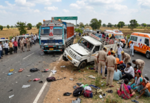 ग्वालियर में ट्रक से टकराई मजदूरों से भरी लोडिंग गाड़ी, 8 लोगों की मौत और 25 मजदूर घायल Madhya pradesh