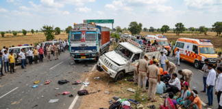 ग्वालियर में ट्रक से टकराई मजदूरों से भरी लोडिंग गाड़ी, 8 लोगों की मौत और 25 मजदूर घायल Madhya pradesh