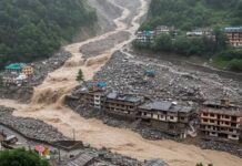 नेपाल में आई बाढ़ का दर्दनाक असर, भारत की नदियों में बहकर आ रहीं लाशें Nepal flood bodies flowing into India rivers shocking images