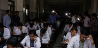जयपुर में राजस्थान NEET PG परीक्षा में लापरवाही, सेंटर पर बिजली कटने से नहीं शुरू हो सका पेपर NEET PG Exam