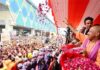 कांवड़ियों पर फूलों की बारिश, CM योगी ने बताया 4.5 करोड़ श्रद्धालुओं के आने का अनुमान UP CM Yogi Kanwariyas flower shower says 4 5 crore devotees on Maha Shivaratri