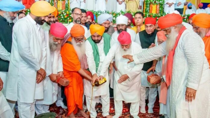 CM Bhagwant Mann laid the foundation stone of the Sri Guru Ravidas Bani Research Centre CM Bhagwant Mann laid the foundation stone of the Sri Guru Ravidas Bani Research Centre