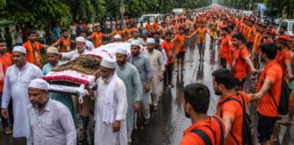 कांवड़ियों ने दिखाया भाईचारा, जनाजे के लिए हाईवे पर रोकी भीड़ और बनाया रास्ता Meerut Kanwar Yatra