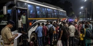 यूपी से पंजाब जा रही बस में 168 यात्री, 30 सीटर बस की गिनती में लगे 4 घंटे 30 Seater Bus Carrying 168 Passengers viral news