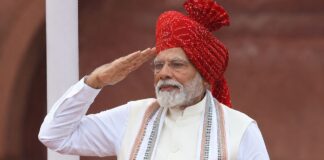 PM मोदी का देसी अंदाज हुआ वायरल, बंधेज पगड़ी में दिखे बेहद खास Independence Day 2026