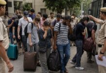 ऑपरेशन विस्टा: पुलिस का बड़ा एक्शन, दिल्ली में 18 अवैध विदेशी नागरिक गिरफ्तार Visa expired 18 foreign nationals arrested in Delhi