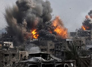 गाजा पर बरसीं मिसाइलें, इजरायली हवाई हमलों में 8 लोगों की मौत Israel airstrikes