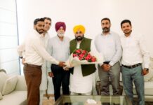 भगवंत मान ने दोनों खेल हस्तियों का AAP में किया स्वागत, बोले- युवाओं को मिलेगा प्रेरणा का नया संदेश Bhagwant Mann