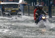 Weather Alert: 20 अगस्त को दिल्ली, उत्तर प्रदेश, बिहार, झारखंड समेत 15 राज्यों में भारी बारिश और तेज आंधी का अलर्ट Today Weather Alert