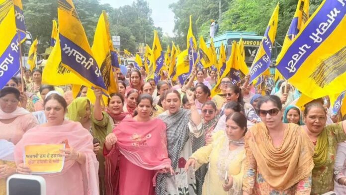 AAP Women Wing, Samrala Protest AAP Women Wing, Samrala Protest