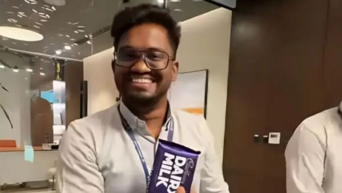 UAE Boss Surprises Staff With iPhones UAE Boss Surprises Staff With iPhones
