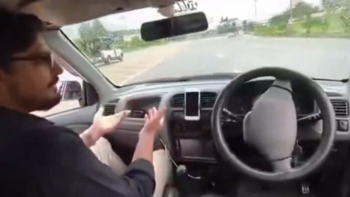 Pakistan Viral Video, Pakistan Self Driven Car Pakistan Viral Video, Pakistan Self Driven Car