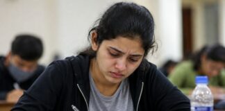 नेपाल-तिब्बत सीमा पर लापता हुए माता-पिता, आंखों में आंसुओं का सैलाब, NEET PG की परीक्षा देने पहुंची जांबाज तन्वी Nepal Viral Video