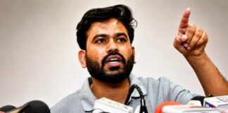 सुप्रीम कोर्ट केंद्र के भरोसे के बाद CJP का यू-टर्न, 5 सितंबर का दिल्ली मार्च रद्द 'Cockroach Party' withdraws plea regarding September 5 march