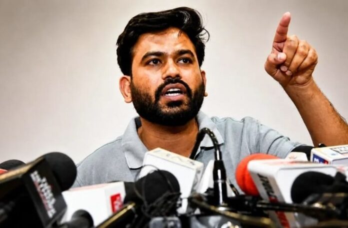 'Cockroach Party' withdraws plea regarding September 5 march 'Cockroach Party' withdraws plea regarding September 5 march