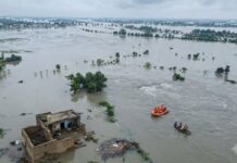 उत्तर प्रदेश में कुदरत का कहर, बाढ़ के पानी में डूबा यूपी, 8 मौतों से मचा हाहाकार, चित्रकूट में गिरे 565 मकान, गांवों में घुसा सैलाब UP Weather