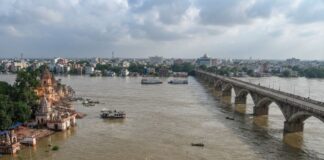 पटना में गंगा और पुनपुन नदी का जलस्तर बढ़ा, जलस्तर खतरे के निशान के बेहद करीब Bihar floods