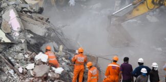 सत्य निकेतन हादसे के 17 घंटे बाद भी मलबे में जिंदगी की तलाश, 6 की मौत; बगल की बिल्डिंग भी खाली होगी Satya Niketan Building Collapse