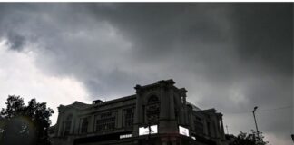 Delhi-NCR Weather: अगले कुछ घंटे में बदलेगा मौसम का मिजाज, दिल्ली समेत 10 से ज्यादा राज्यों में भारी बारिश का अलर्ट Delhi-NCR Weather Update