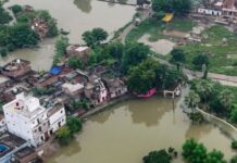 Bihar Flood: बिहार में बाढ़ का खौफनाक मंजर! 13 जिले और 29 लाख से ज्यादा लोग पानी में घिरे Bihar Flood Crisis 13 Districts and 29 Lakh People Affected