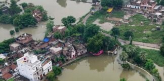 Bihar Flood: बिहार में बाढ़ का खौफनाक मंजर! 13 जिले और 29 लाख से ज्यादा लोग पानी में घिरे Bihar Flood Crisis 13 Districts and 29 Lakh People Affected