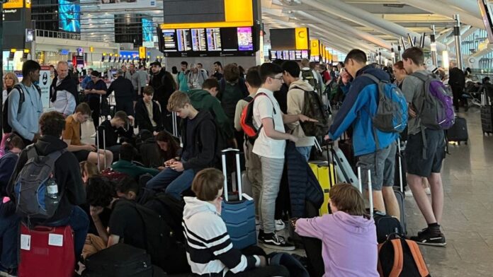 UK Airports Hit by Air Traffic Control Glitch UK Airports Hit by Air Traffic Control Glitch