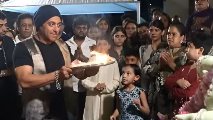 Salman Khan bappa arti video Salman Khan bappa arti video
