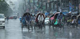 यूपी में आफत बनी बारिश, बहराइच में दीवार गिरने से महिला की मौत, 59 जिलों में भारी बरसात का अलर्ट disaster rain in UP, rain in Lucknow, alert in Sitapur, UP weather news