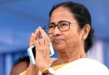 तृणमूल कांग्रेस में घमासान के बीच EC का बड़ा फैसला, दोनों गुटों को मिले नए नाम और चुनाव चिह्न Mamata Banerjee