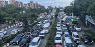 दिल्ली में आज कई सड़कों पर रहेगा ट्रैफिक, घर से निकलने से कर लें प्लानिंग Delhi Traffic Alert