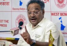 BJP में शामिल होने का सपना देख रहे TMC के बागी सांसदों को बड़ा झटका, पार्टी ने कह दी दो टूक बात Samik Bhattacharya