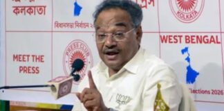 BJP में शामिल होने का सपना देख रहे TMC के बागी सांसदों को बड़ा झटका, पार्टी ने कह दी दो टूक बात Samik Bhattacharya