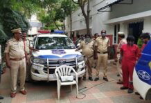 बीवी को खुश करने के लिए चोरी की कार लेकर पहुंचा पति, पुलिस ने फर्जी नंबर प्लेट के साथ किया गिरफ्तार Noida Car Theft