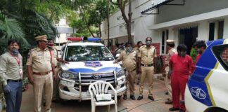 बीवी को खुश करने के लिए चोरी की कार लेकर पहुंचा पति, पुलिस ने फर्जी नंबर प्लेट के साथ किया गिरफ्तार Noida Car Theft