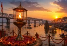चारों तरफ पानी और बीच में जल रही अखंड ज्योति, प्रयागराज में आस्था का अद्भुत नजारा, जानें मचान वाले बाबा की पूरी कहानी Prayagraj Akhand Jyoti