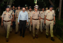 सुरक्षा के मोर्चे पर खुद मैदान में उतरे दिल्ली पुलिस आयुक्त, पिंक बूथ से पार्क तक पैदल गश्त