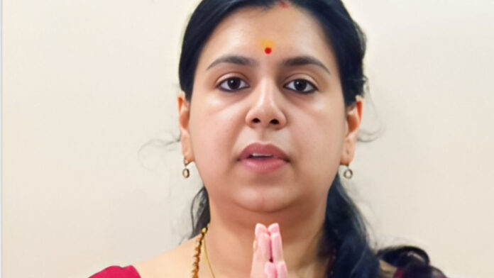 IAS छोड़ राजनीति में उतरीं दिव्या मित्तल, बोलीं- किसी झंडे तले नहीं, सीधे जनता के साथ करूंगी काम