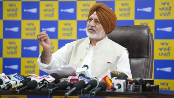 बहरीन की महिला को पंजाब क्यों लाया गया और महीनों तक एसजीपीसी सराय में क्यों रखा गया: बलतेज पन्नू