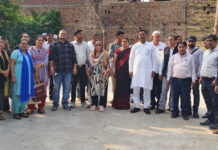 चरथावल में बीईओ अमरवीर सिंह के समर्थन में उतरे शिक्षक संगठन, निष्पक्ष जांच की उठाई मांग