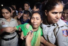 अंकिता भंडारी के माता-पिता को दिल्ली पुलिस ने हिरासत में लिया, कुछ देर बाद छोड़ा; दुष्यंत गौतम की नियुक्ति के खिलाफ प्रदर्शन तेज