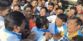 मंत्री कपिलदेव और सपा नेता राकेश शर्मा में ‘माइक की जंग’: वाल्मीकि जयंती पर दोनों भिड़े