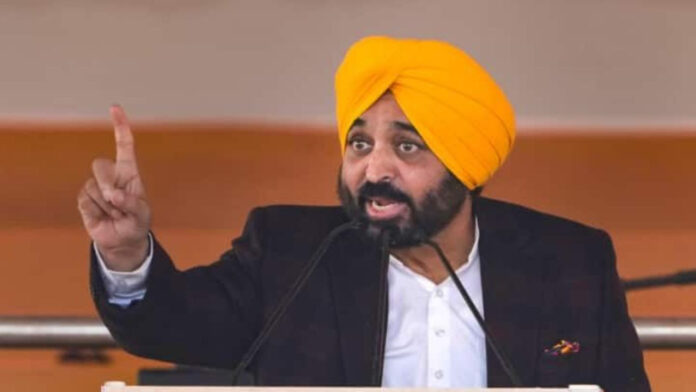दिल्ली एयरपोर्ट के अधिकारियों ने ऊपर से दबाव का हवाला देकर मुझे 2 घंटे तक रोककर रखा: मुख्यमंत्री भगवंत सिंह मान