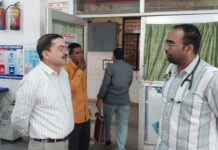 मुजफ्फरनगर में सीएमओ डॉ. सुनील तेवतिया का औचक निरीक्षण, इमरजेंसी में लापरवाही पर सख्त चेतावनी