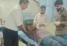 एंबुलेंस का इंतजार किए बिना ट्रैफिक पुलिसकर्मियों ने दिखाई तत्परता, समय पर इलाज दिलाकर पेश की मानवता की मिसाल