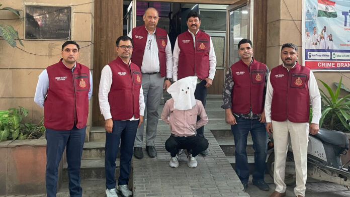 दो साल तक पुलिस को देता रहा चकमा, आखिरकार क्राइम ब्रांच के शिकंजे में आया हथियारबंद लुटेरा