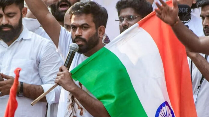 अभिजीत दीपके को कोर्ट से बड़ी राहत, शर्तों के साथ मिली जमानत, शांति भंग करने के आरोप में हुए थे गिरफ्तार