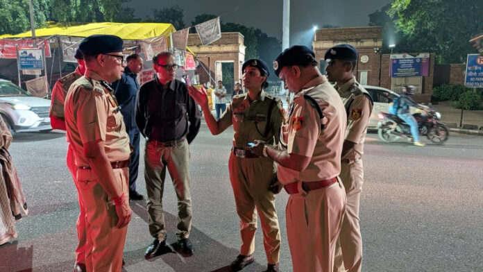सुरक्षित दिल्ली, सशक्त युवा और उज्ज्वल भविष्य का संकल्प; सब्जी मंडी क्षेत्र के दौरे के दौरान सुरक्षा के साथ युवा सशक्तीकरण पर दिया जोर