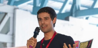 ध्रुव राठी ने लंदन में ब्रिटिश संसद के बाहर किया प्रदर्शन, चुनाव आयुक्त के इस्तीफे की रखी मांग