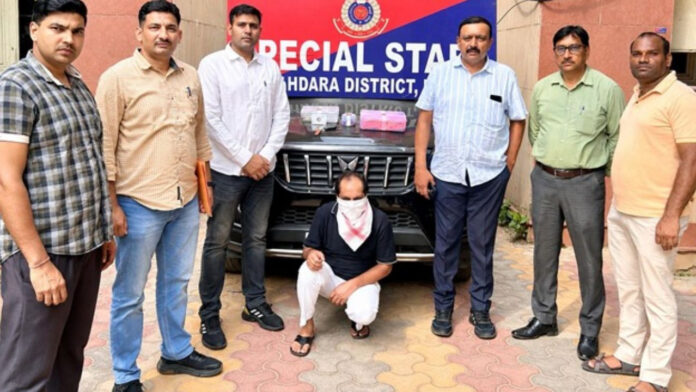 गड़ा खजाना निकालने का झांसा, तांत्रिक बनकर बुजुर्ग से लाखों की ठगी, तीन गिरफ्तार